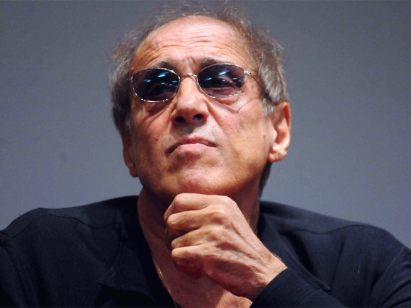 Sieht Adriano Celentano aus wie ein arabischer Mann oder sehen arabische Männer manchmal aus wie Adriano Celentano? Fragen über Fragen!